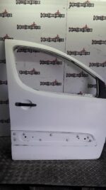 CITROEN BERLINGO / PEUGEOT PARTNER DRIVERS SIDE DOOR IN WHITE 2009 TO 2018