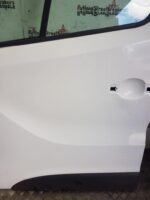 RENAULT TRAFIC / VAUXHALL VIVARO PASSENGER SIDE FRONT DOOR WHITE 2014 TO 2019 - Image 3