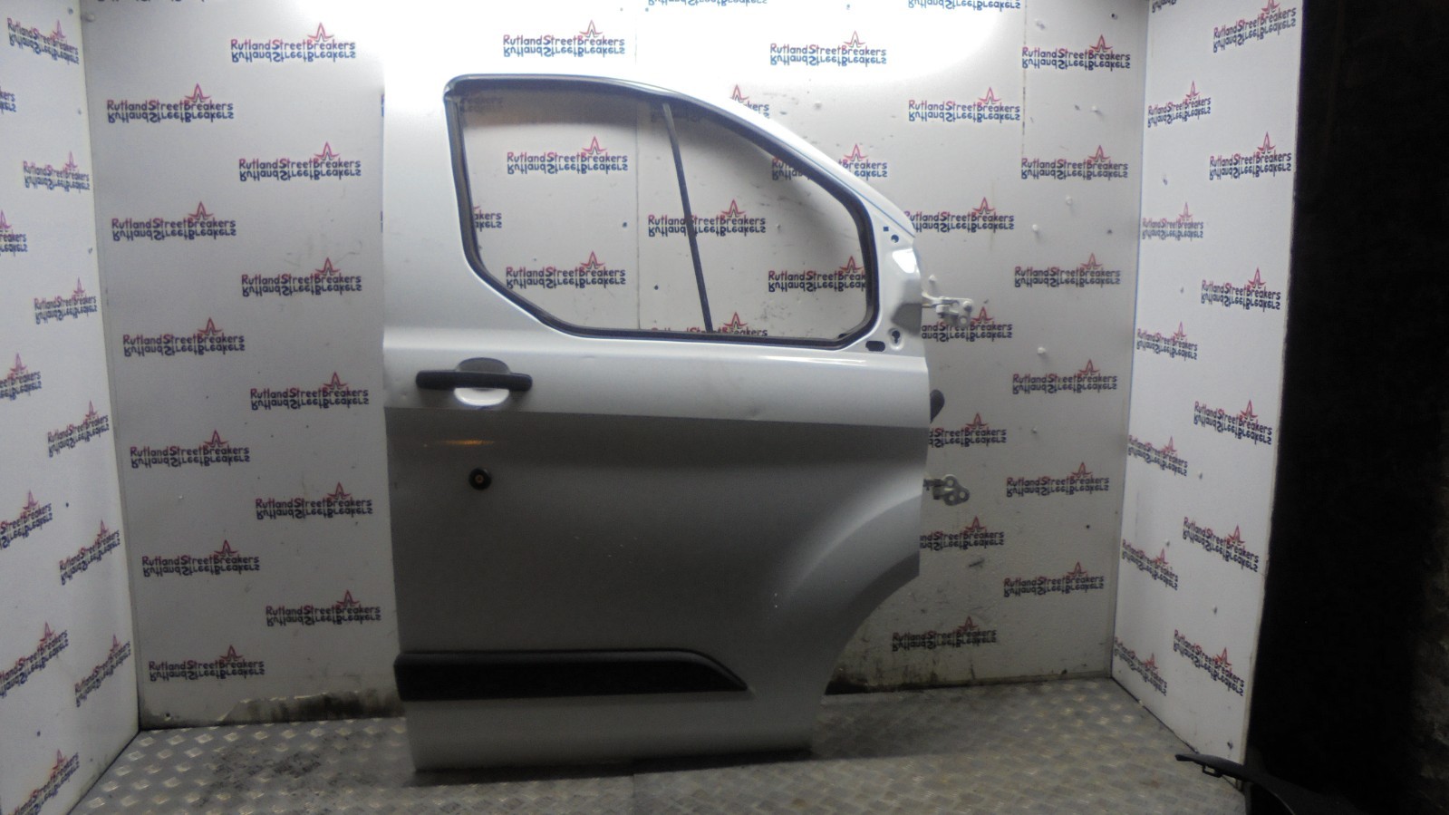 FORD-TRANSIT-CUSTOM-MK8-FRONT-DOOR-DRIVER-SIDE-WHITE-20142018-147018067921 FORD TRANSIT CUSTOM MK8 FRONT DOOR DRIVER SIDE WHITE 2014–2018 - Image 1