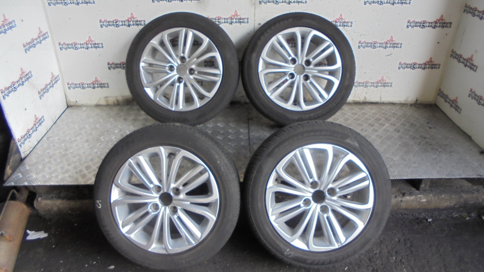 CITROEN-C4-16-INCH-SINGLE-BOSTON-ALLOY-WHEEL-IN-SILVER-205-55-R-16-136643632812 CITROEN C4 16 INCH SINGLE BOSTON ALLOY WHEEL IN SILVER 205 / 55 R 16 - Image 1