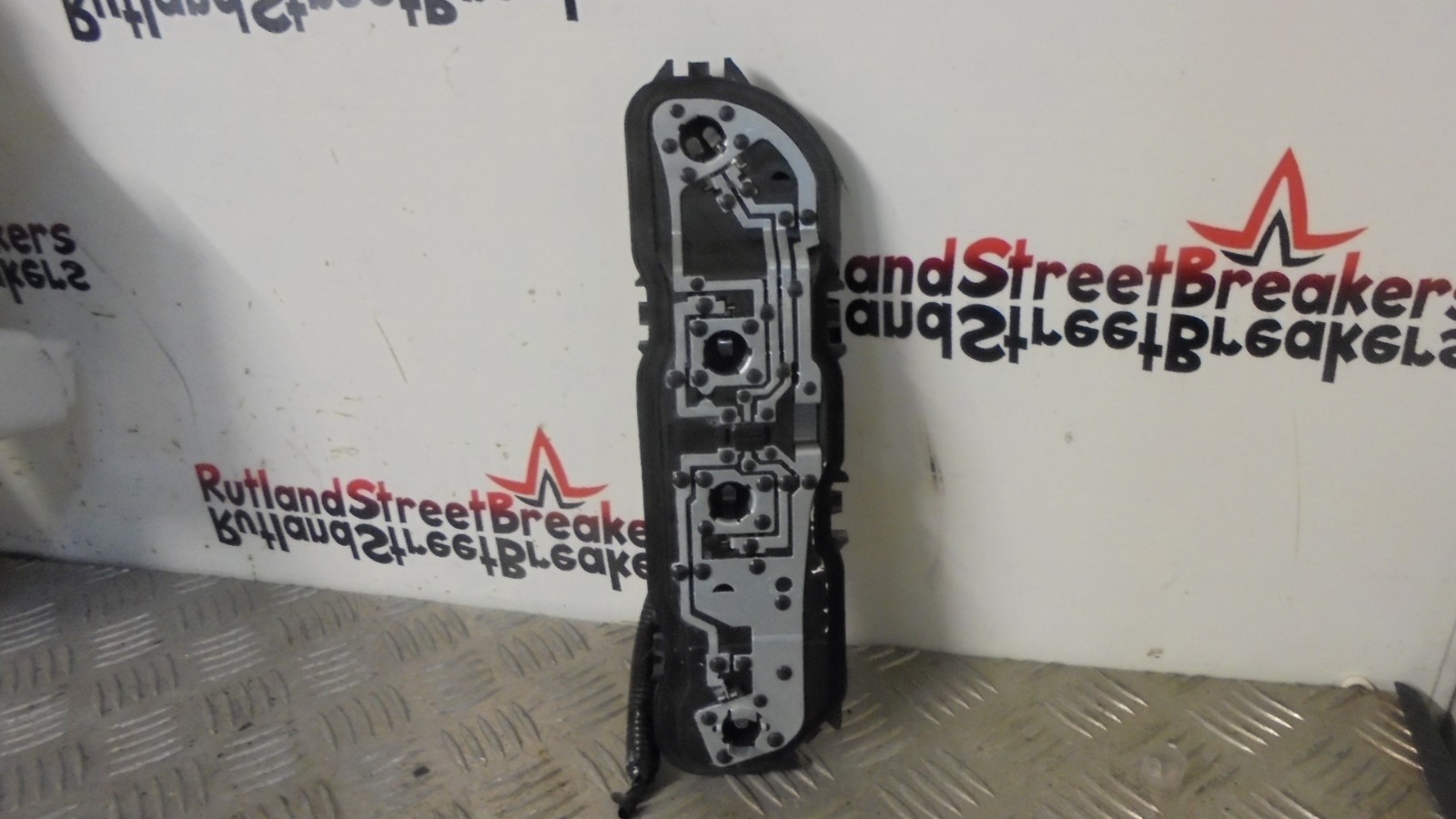 FORD-COURIER-TAIL-LIGHTBOARD-PASSENGER-SIDE-REAR-2016-TO-2024-136301571332 FORD COURIER TAIL LIGHTBOARD PASSENGER SIDE REAR 2016 TO 2024 - Image 1