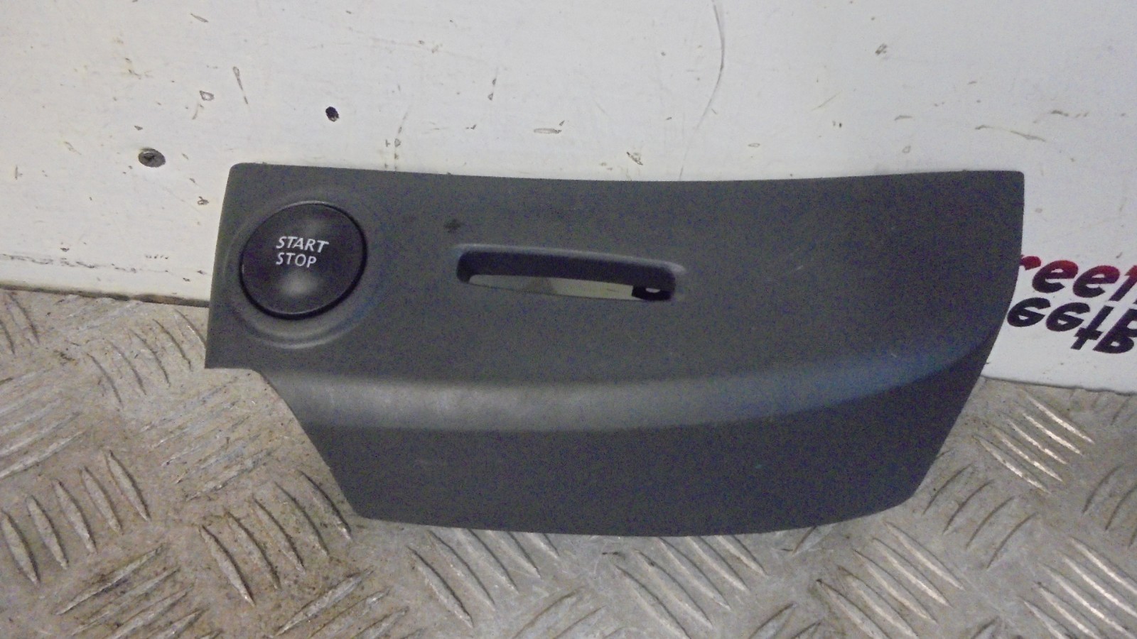 RENAULT-CLIO-MK4-STOP-START-SWITCH-TRIM-285J07990R-1136286X-2013-TO-2019-136511574502 RENAULT CLIO MK4 STOP / START SWITCH TRIM 285J07990R 1136286X 2013 TO 2019 - Image 1
