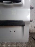 RENAULT TRAFIC / VAUXHALL VIVARO PASSENGER SIDE REAR DOOR SILVER 2014 TO 2019 - Image 11