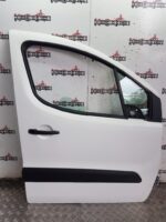 CITROEN BERLINGO / PEUGEOT PARTNER DRIVER SIDE FRONT DOOR WHITE 2009 TO 2018