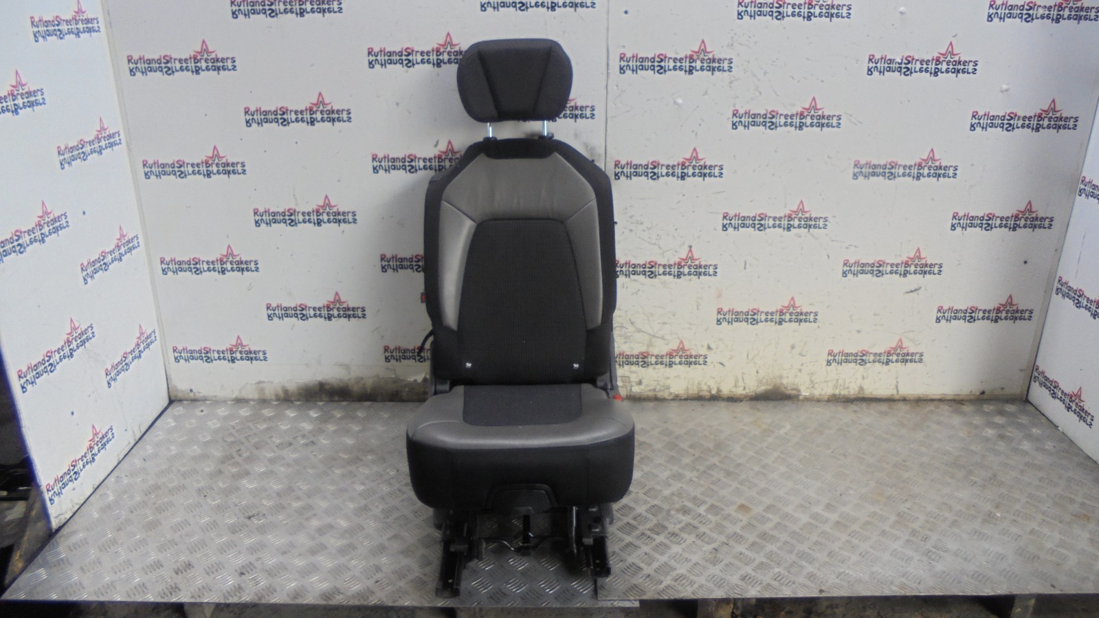 CITROEN-C4-GRAND-PICASSO-DRIVER-SIDE-REAR-2ND-ROW-SEAT-ONDULICE-CLOTH-LEATHER-147026646823 CITROEN C4 GRAND PICASSO DRIVER SIDE REAR 2ND ROW SEAT ONDULICE CLOTH / LEATHER - Image 1