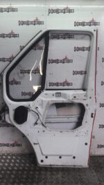 FORD TRANSIT MK7 DRIVER SIDE FRONT DOOR IN WHITE 2007 TO 2013 - Image 12