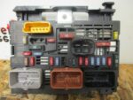 PEUGEOT / CITROEN UNDER BONNET FUSEBOX / BSM MODULE 9663100480 - Image 3