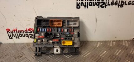 CITROEN BERLINGO / PEUGEOT PARTNER UNDER BONNET FUSE BOX / BSM MODULE 9675878480