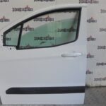 FORD TRANSIT COURIER DOOR PASSENGER SIDE FRONT IN WHITE 2016 TO 2024