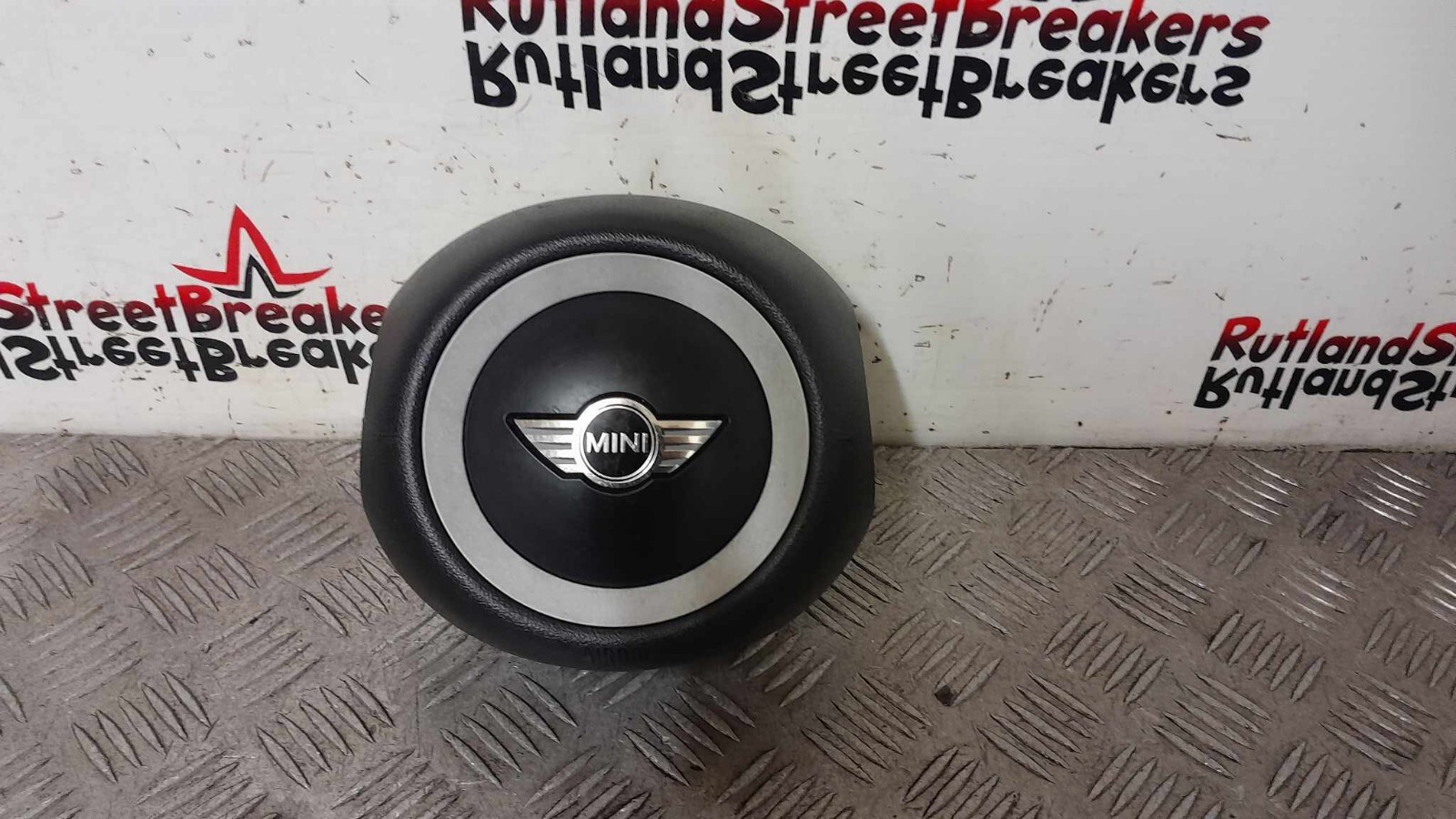 MINI-CLUBMAN-R55-STEERING-WHEEL-AIRBAG-2006-TO-2012-2757665-145217985644 MINI CLUBMAN R55 STEERING WHEEL AIRBAG 2006 TO 2012 2757665 - Image 1