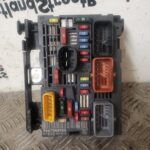 PEUGEOT / CITROEN UNDER BONNET FUSE BOX / BSM MODULE 9667044980 - Image 3