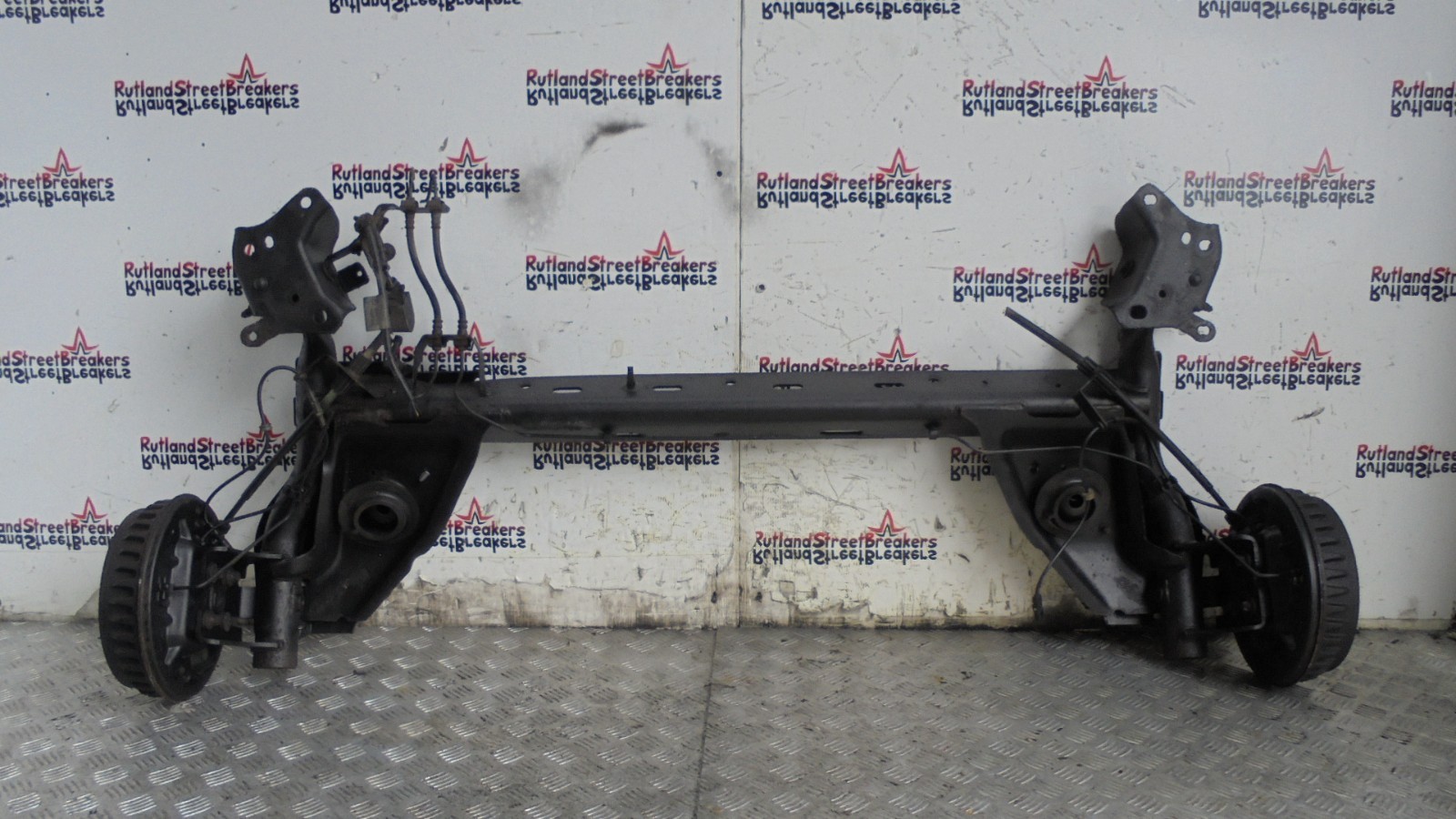 RENAULT-CLIO-MK4-15-DIESEL-AXLE-REAR-K9K-2014-2019-136535826134 RENAULT CLIO MK4 1.5 DIESEL AXLE REAR K9K 2014 - 2019 - Image 1