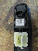 RENAULT CLIO MK4 DRIVER SIDE FRONT WINDOW SWITCH 255700068R 2013 TO 2019 - Image 5