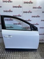 RENAULT MEGANE MK3 ESTATE DRIVER SIDE FRONT DOOR IN WHITE OV369 2009 TO 2016