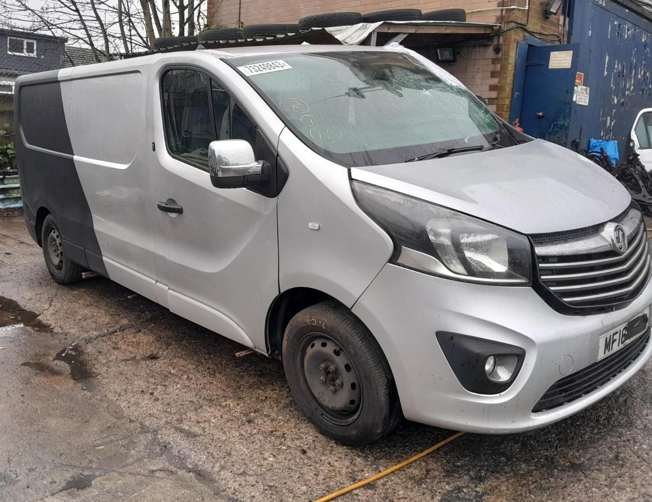 TRAFIC-VIVARO-IN-SILVER-BREAKING-SET-OF-WHEEL-BOLTS-2014-TO-2019-145492443544 TRAFIC / VIVARO IN SILVER BREAKING SET OF WHEEL BOLTS 2014 TO 2019 - Image 1