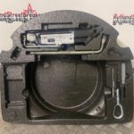 MINI CLUBMAN TOOL KIT WITH JACK / TOWING EYE & WHEEL BRACE 2006 TO 2012