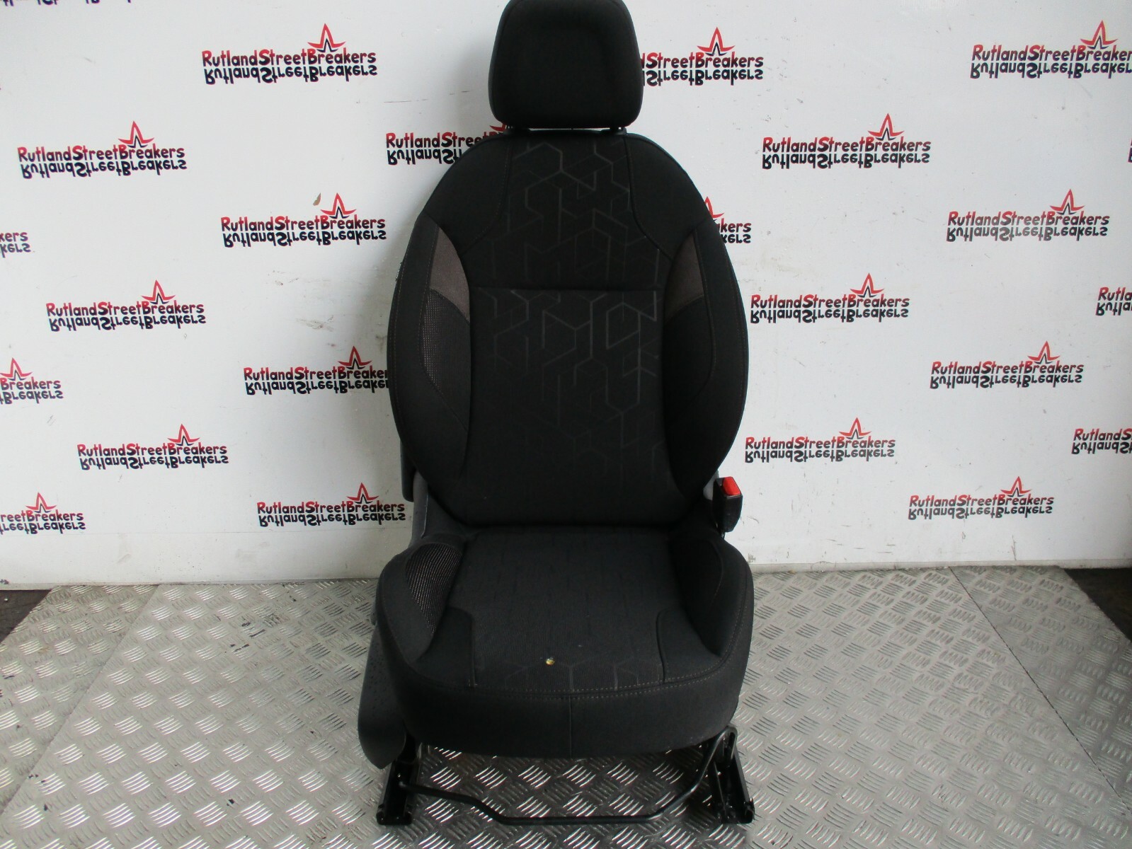 PEUGEOT-2008-DRIVER-SIDE-FRONT-SEAT-BLACK-CLOTH-2013-TO-2019-133214493615 PEUGEOT 2008 DRIVER SIDE FRONT SEAT BLACK CLOTH 2013 TO 2019 - Image 1