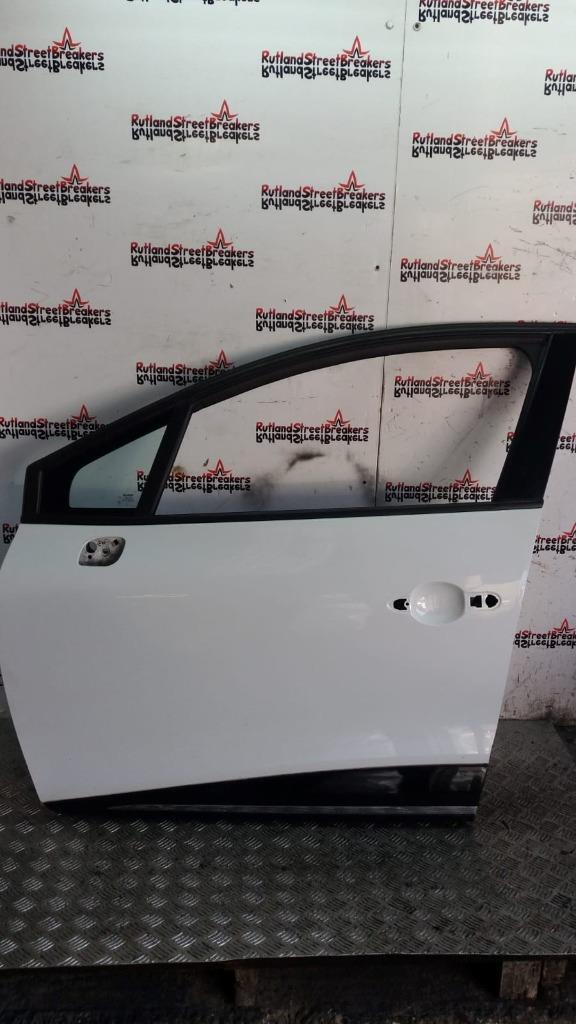RENAULT-CLIO-MK4-PASSENGER-SIDE-FRONT-DOOR-IN-WHITE-OV369-2013-TO-2019-145364288015 RENAULT CLIO MK4 PASSENGER SIDE FRONT DOOR IN WHITE OV369 2013 TO 2019 - Image 1
