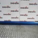 RENAULT CLIO PASSENGER SIDE SKIRT / MOULDING TRIM IN BLUE TEJ41 2001 TO 2006