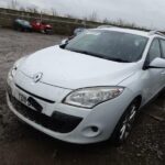 RENAULT MEGANE MK3 ESTATE IN WHITE BREAKING SET OF WHEEL BOLTS