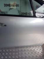 PEUGEOT 208 DRIVER SIDE FRONT DOOR IN ALUMINIUM SILVER EZR 2012 TO 2018 - Image 3