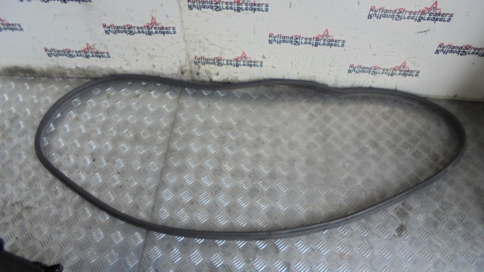 FORD-COURIER-RUBBER-DOOR-SEAL-DRIVER-SIDE-FRONT-ON-BODY-2016-TO-2024-136334107497 FORD COURIER RUBBER DOOR SEAL DRIVER SIDE FRONT ON BODY 2016 TO 2024 - Image 1