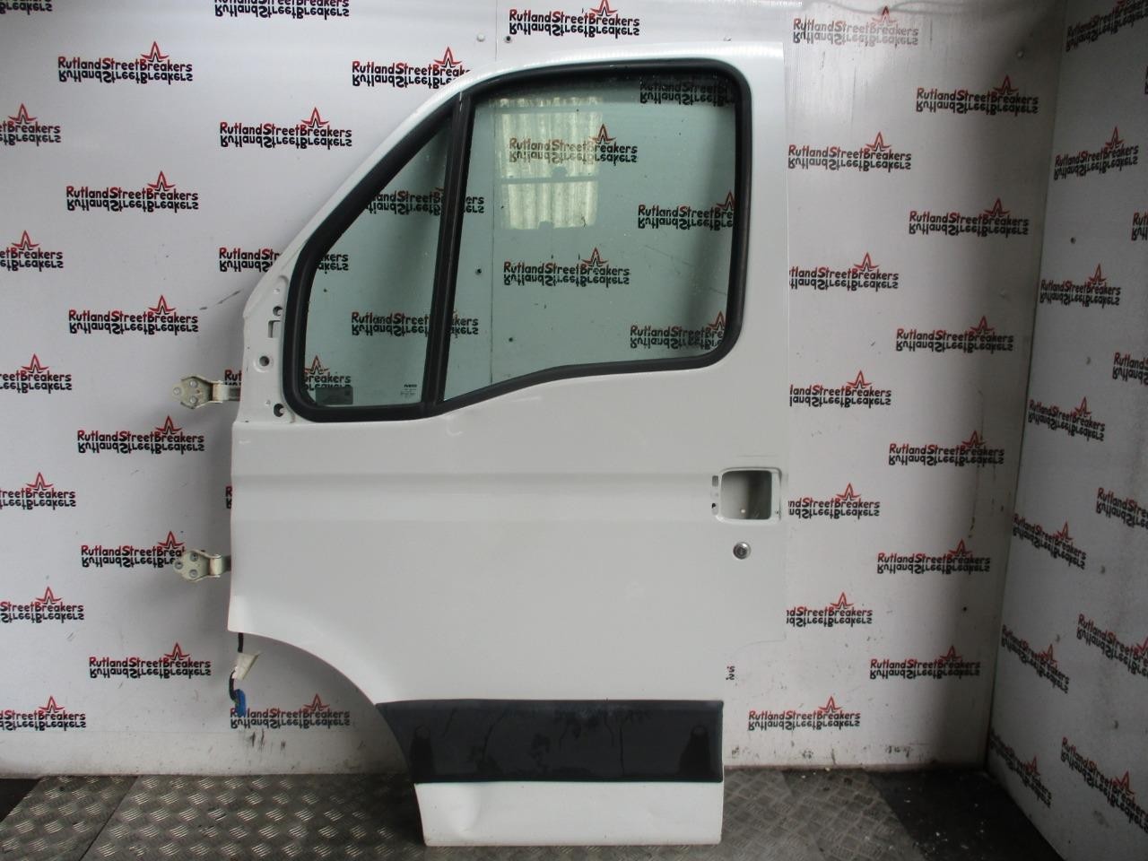 IVECO-DAILY-PASSENGER-SIDE-DOOR-IN-WHITE-2012-TO-2014-146500069987 IVECO DAILY PASSENGER SIDE DOOR IN WHITE 2012 TO 2014 - Image 1