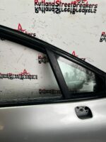 RENAULT CLIO MK4 DRIVER SIDE FRONT DOOR SILVER TED69 2013 TO 2019 - Image 12