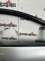 RENAULT CLIO MK4 DRIVER SIDE FRONT DOOR SILVER TED69 2013 TO 2019 - Image 13