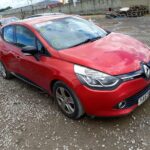 RENAULT CLIO MK4 RED TENNP BREAKING SET OF WHEEL BOLTS