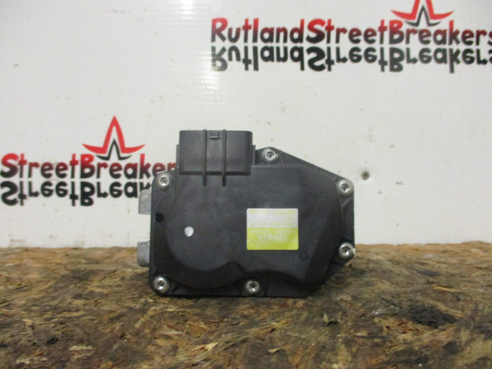 TOYOTA-HILUX-30-DIESEL-EGR-VALVE-25800-30200-2012-TO-2016-133200824187 TOYOTA HILUX 3.0 DIESEL EGR VALVE 25800-30200 2012 TO 2016 - Image 1