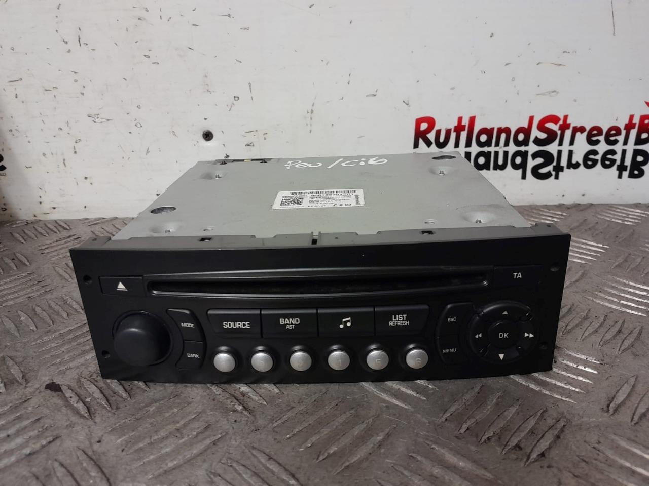 PEUGEOT-CITROEN-RADIO-STEREO-HEAD-UNIT-98016070XT-145395585808 PEUGEOT / CITROEN RADIO STEREO HEAD UNIT 98016070XT - Image 1
