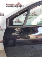 RENAULT CLIO MK4 PASSENGER SIDE FRONT DOOR IN BLACK TEGNE 2013 TO 2019 - Image 4