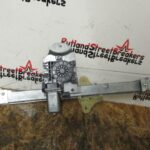 RENAULT CLIO MK4 PASSENGER SIDE FRONT WINDOW REGULATOR / MOTOR 807213867R