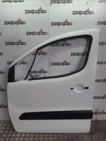 BERLINGO / PARTNER PASSENGER SIDE FRONT DOOR BANQUISE WHITE EWP 2009 TO 2018 .