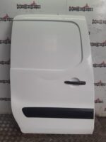 BERLINGO / PARTNER SIDE LOADING DOOR IN BANQUISE WHITE EWP 2009 TO 2018 .