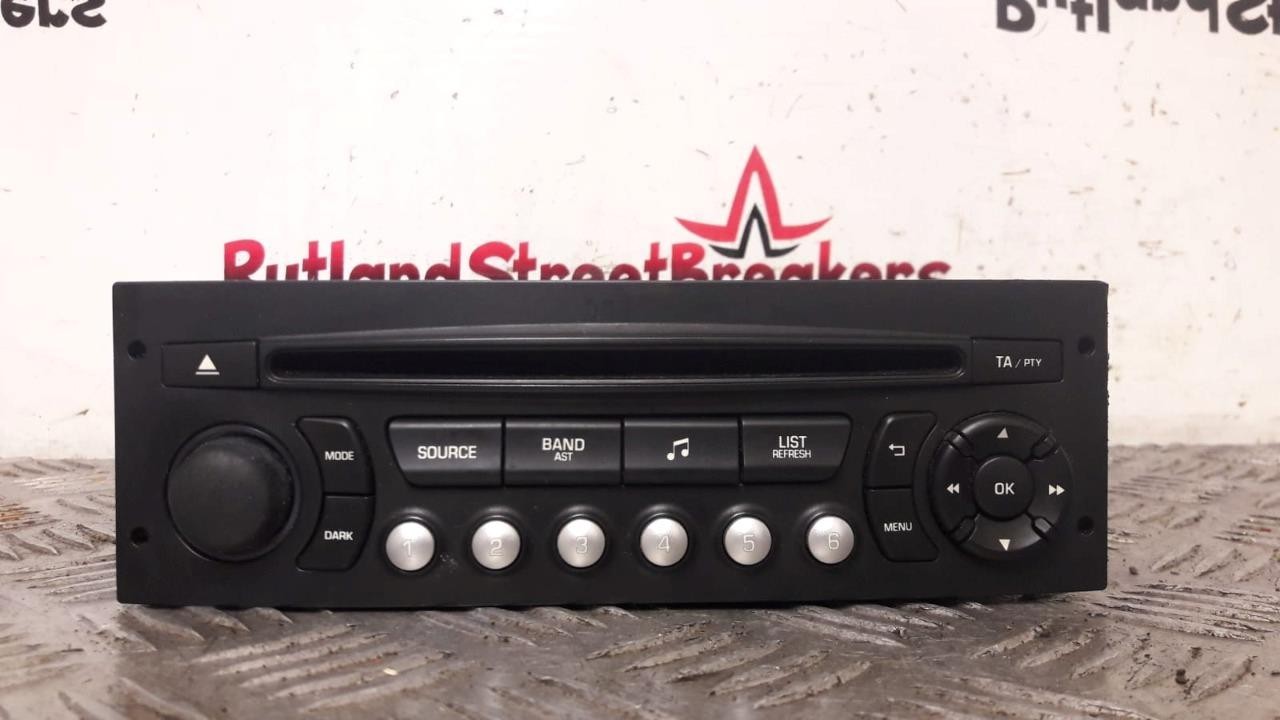 CITROEN-PEUGEOT-RADIO-CD-PLAYER-HEAD-UNIT-96775574XT-146642459529 CITROEN / PEUGEOT RADIO CD PLAYER HEAD UNIT 96775574XT - Image 1