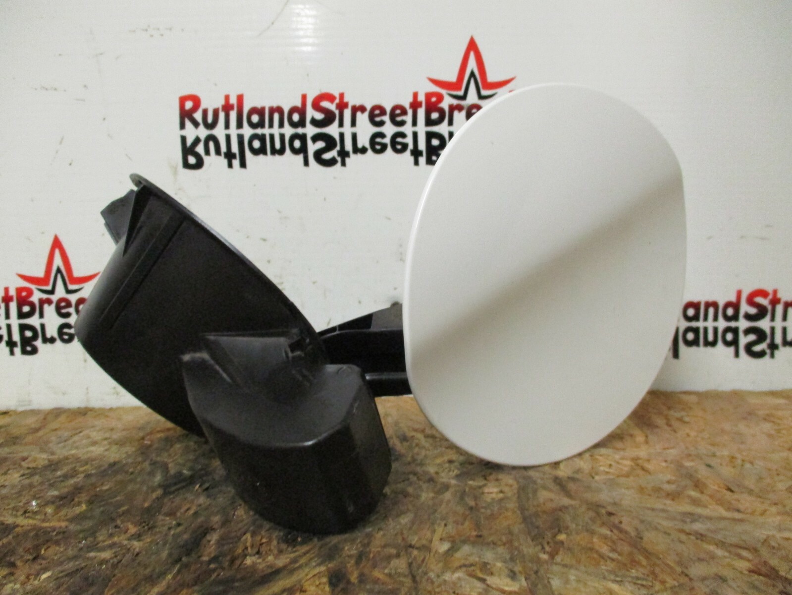 PEUGEOT-2008-DIESEL-FUEL-FILLER-CAP-FLAP-IN-BANQUISE-WHITE-EWP-2013-TO-2019-143422437689 PEUGEOT 2008 DIESEL FUEL FILLER CAP / FLAP IN BANQUISE WHITE EWP 2013 TO 2019 - Image 1