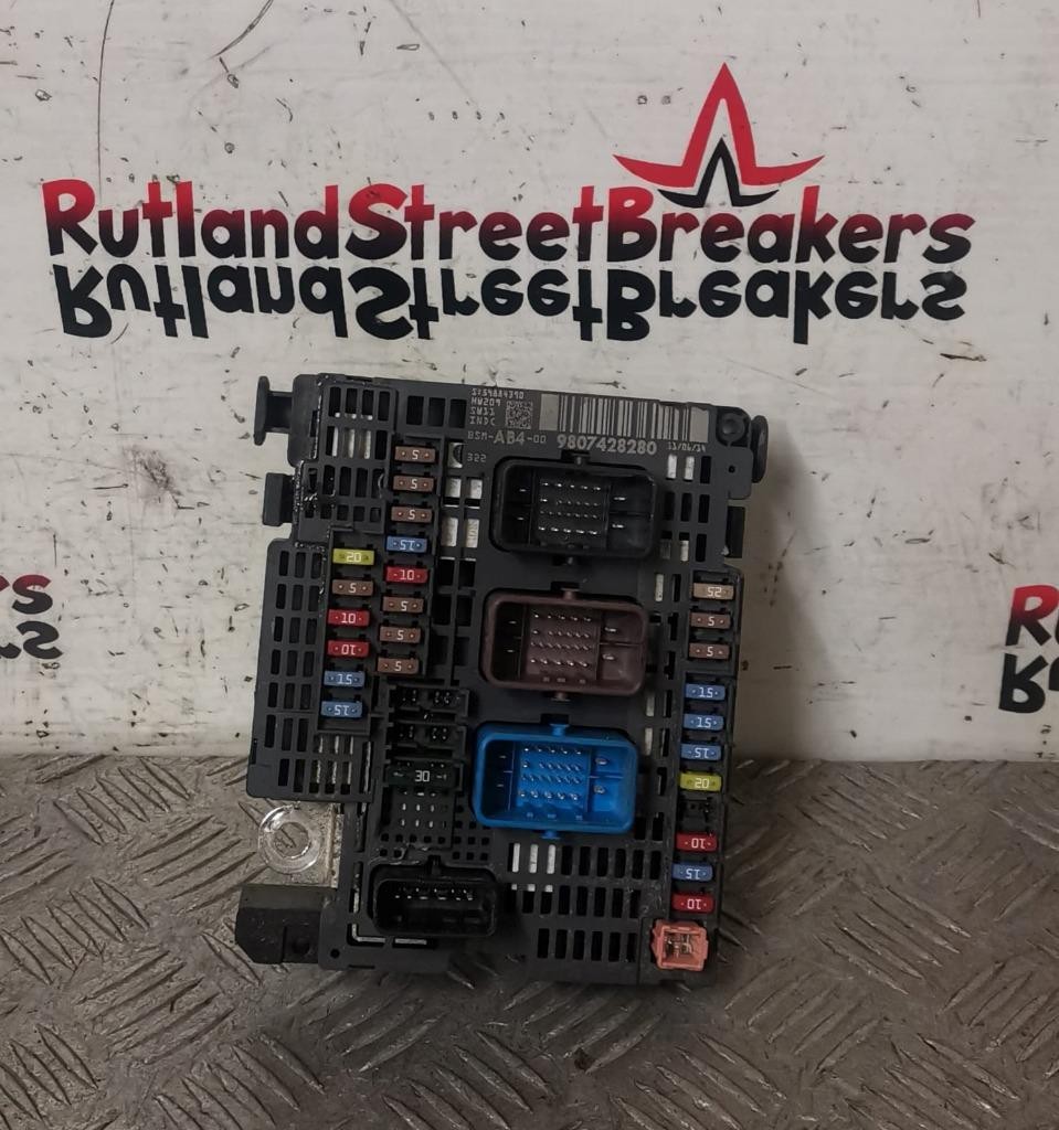 PEUGEOT-508-CITROEN-DS5-UNDER-BONNET-FUSE-BOX-BSM-MODULE-9807428280-136937464739 PEUGEOT 508 / CITROEN DS5 UNDER BONNET FUSE BOX / BSM MODULE 9807428280 - Image 1