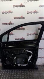 RENAULT CAPTUR DRIVER SIDE FRONT DOOR IN BLACK TEGNE 2014 TO 2019 - Image 11