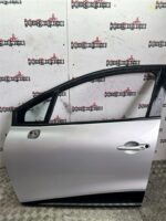 RENAULT CLIO MK4 PASSENGER SIDE FRONT DOOR IN SILVER TED69 2013 TO 2019 - Image 3