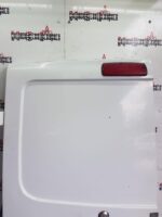 RENAULT TRAFIC ./ VAUXHALL VIVARO PASSENGER SIDE REAR DOOR WHITE 2014 TO 2019 - Image 4