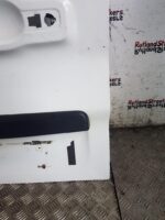RENAULT TRAFIC ./ VAUXHALL VIVARO PASSENGER SIDE REAR DOOR WHITE 2014 TO 2019 - Image 9